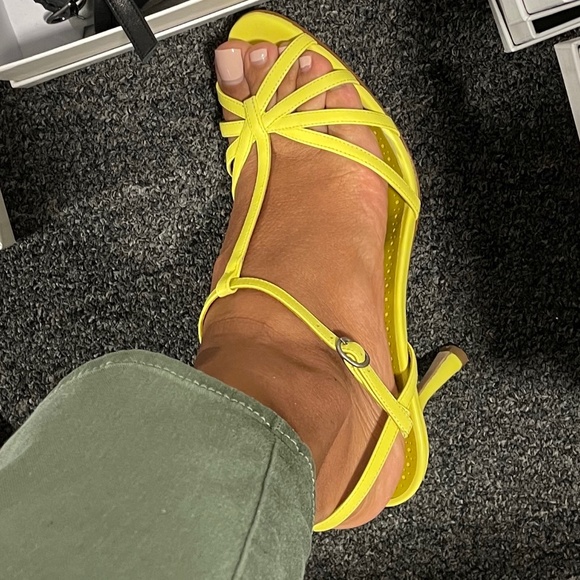 Manolo Blahnik T- Strap sandals - Picture 2 of 2